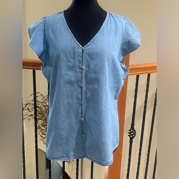 Daisy Fuentes Denim-Look TOP- Blue, BUTTON DOWN RUFFLE CAP SLEEVES SIZE XL - Picture 3 of 8